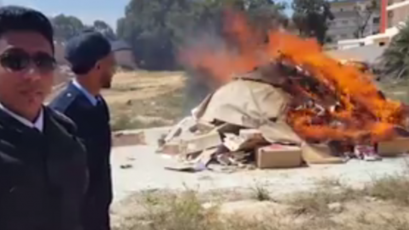 buku-islam-dibakar