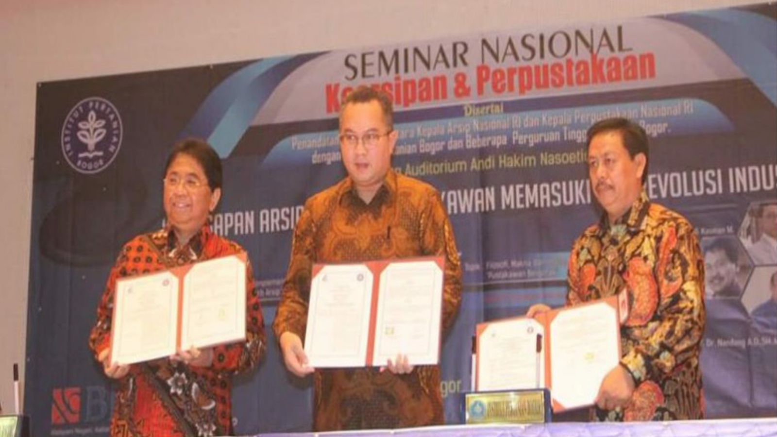 kegiatan-seminar-dan-penadatanganan-nota-kesepahaman-dengan-arsip-nasional_1